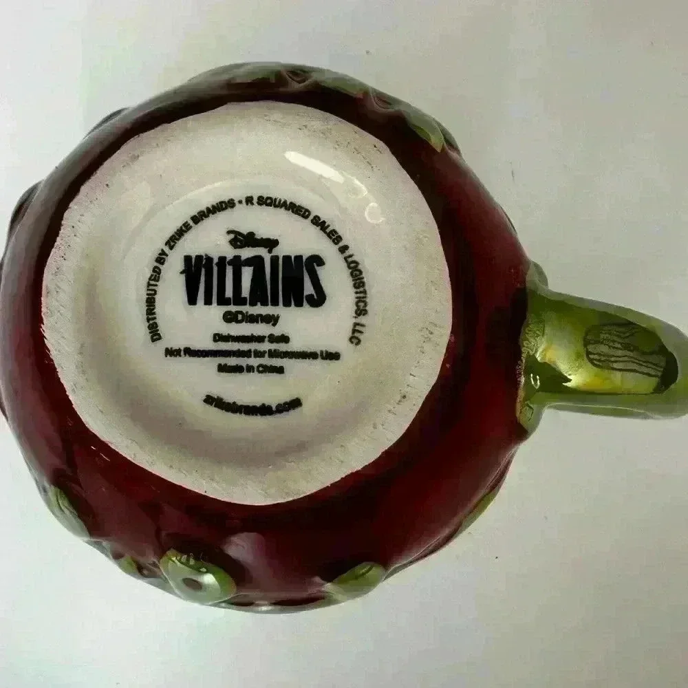 Disney’s Villains Snow White Wicked Queen Poison Apple Luster Mug/Cup